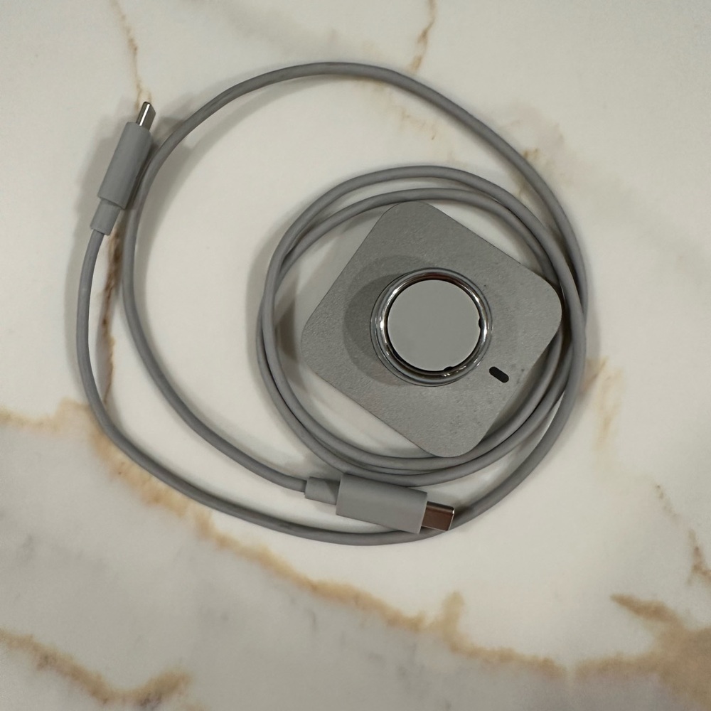 Gray Wearable Ring Charger